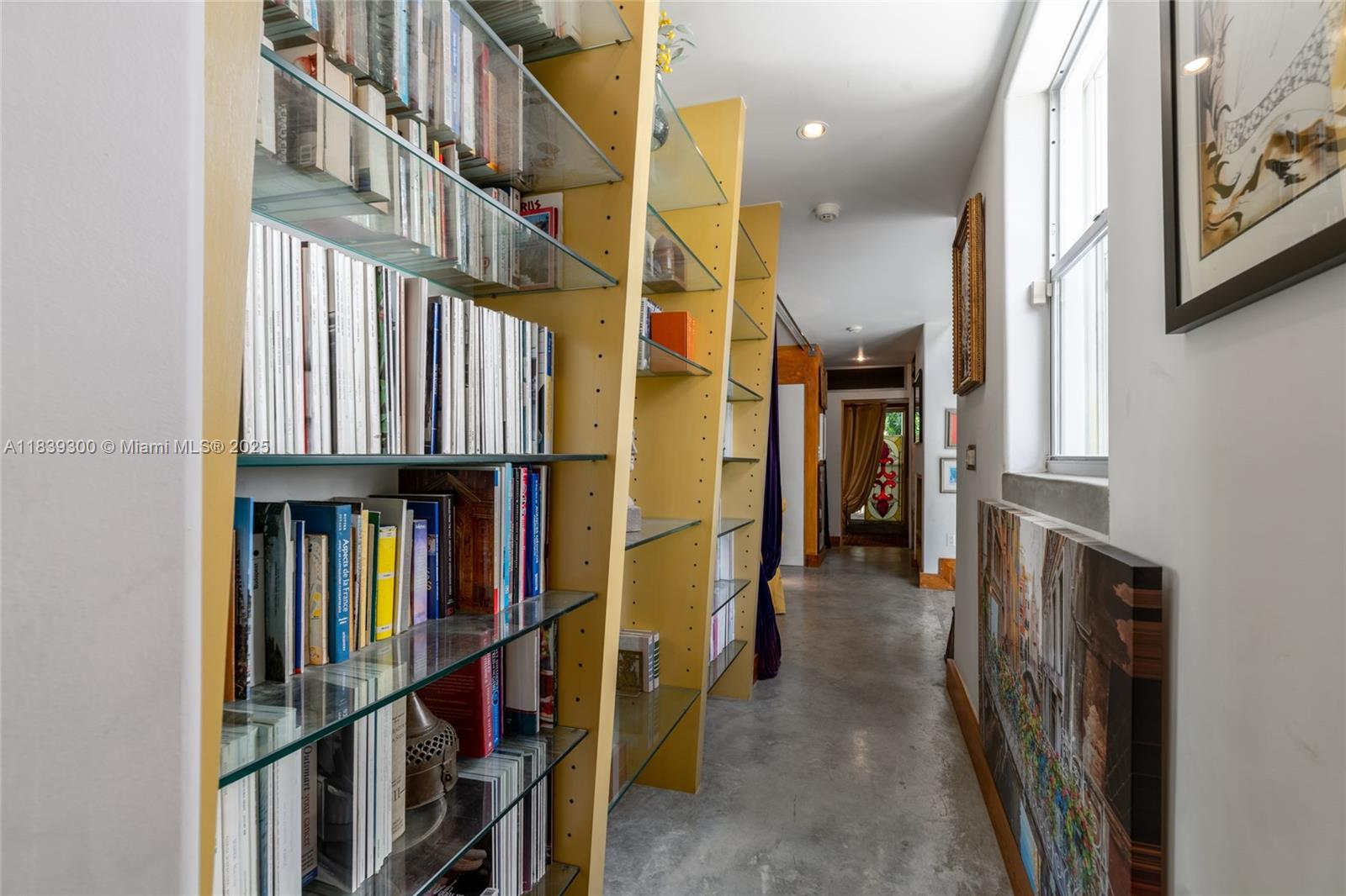 6867 SW 62nd Ter South Miami, FL 33143