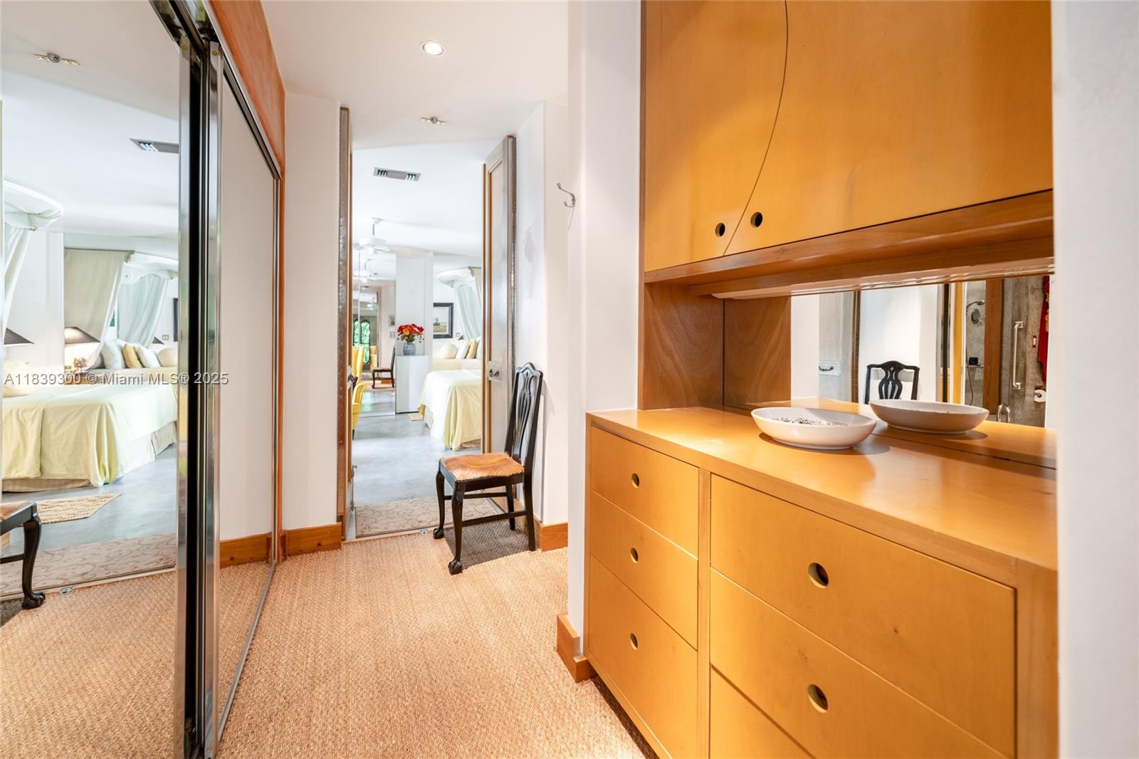 6867 SW 62nd Ter South Miami, FL 33143