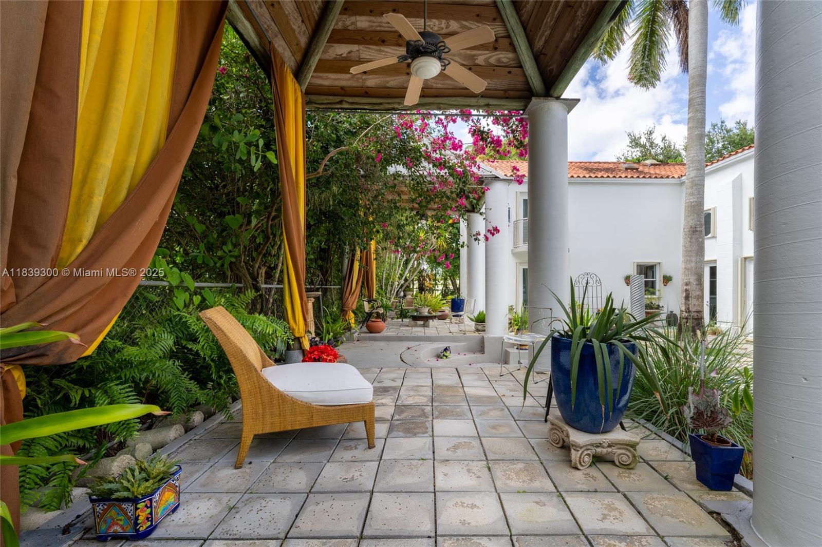 6867 SW 62nd Ter South Miami, FL 33143