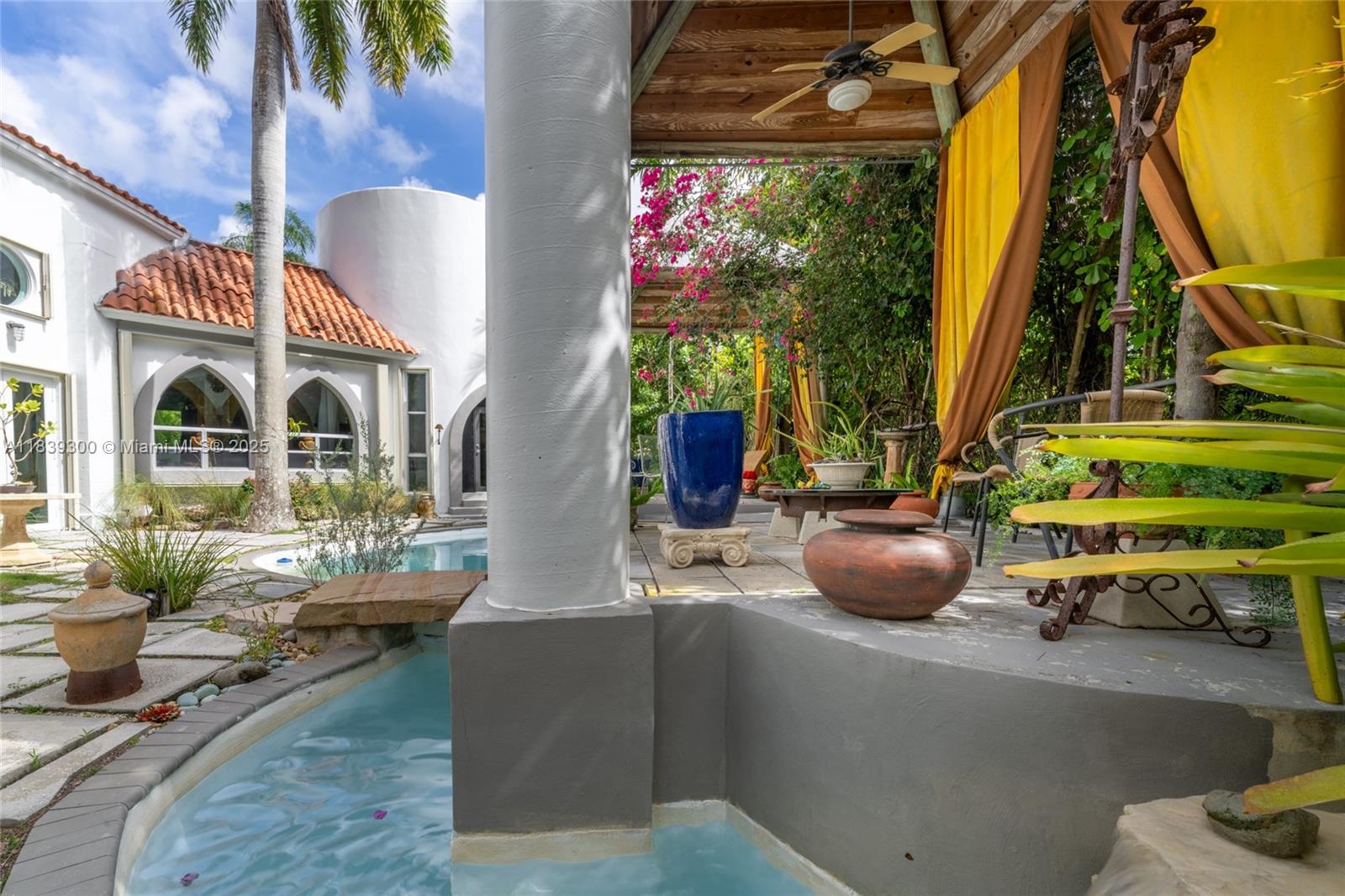 6867 SW 62nd Ter South Miami, FL 33143