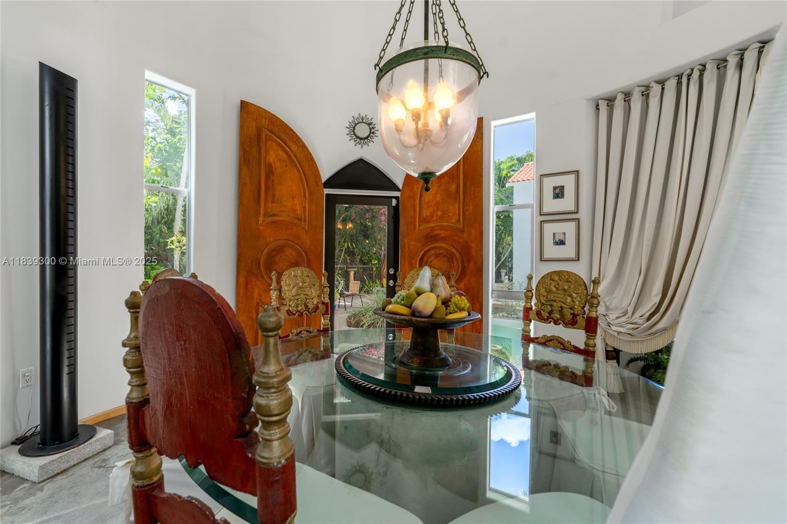 6867 SW 62nd Ter South Miami, FL 33143