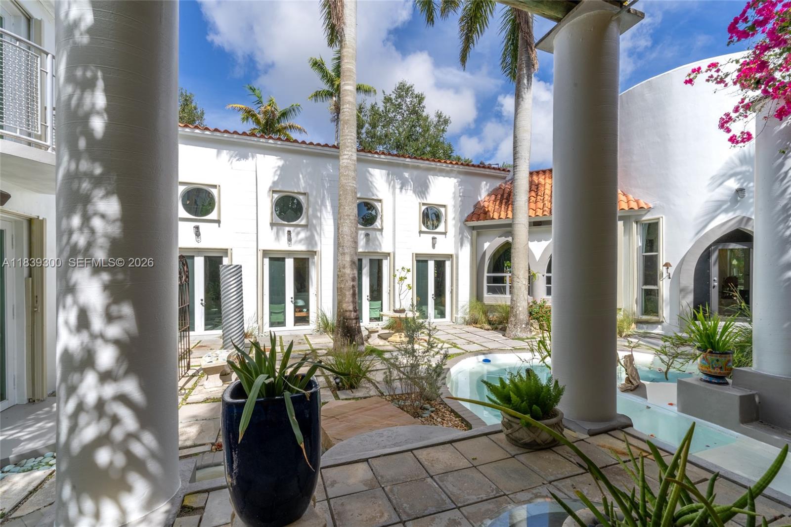 6867 SW 62nd Ter South Miami, FL 33143