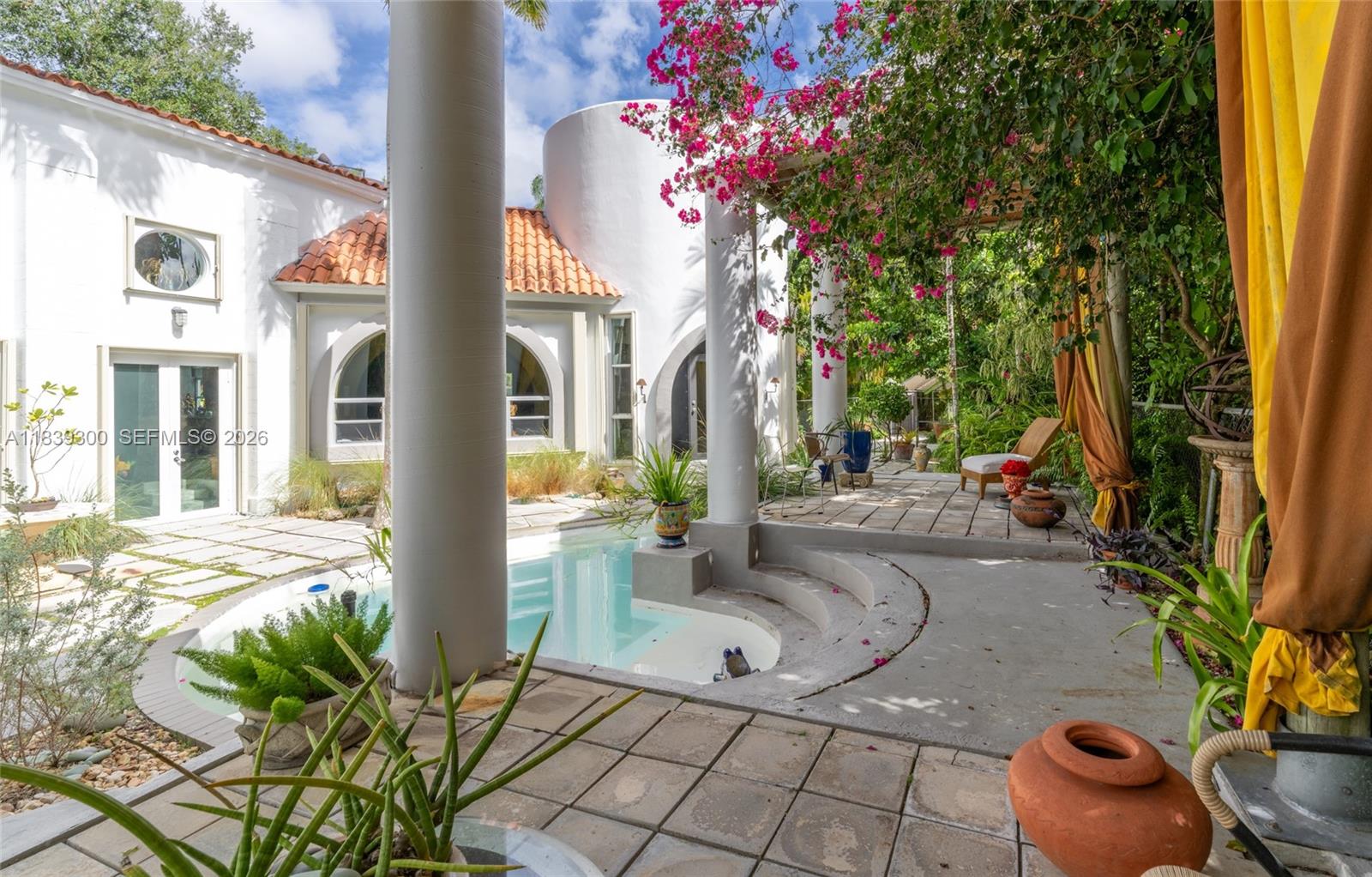 6867 SW 62nd Ter South Miami, FL 33143