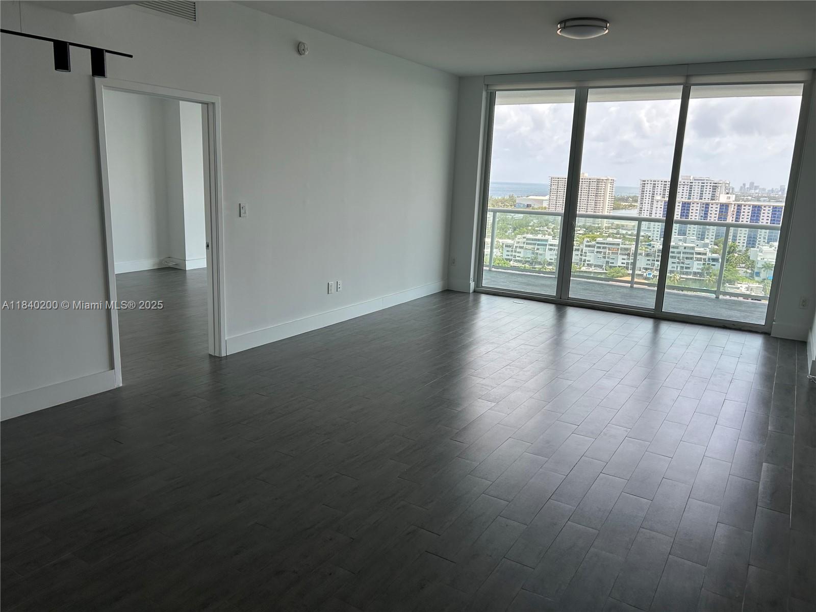 image 400 Sunny Isles11