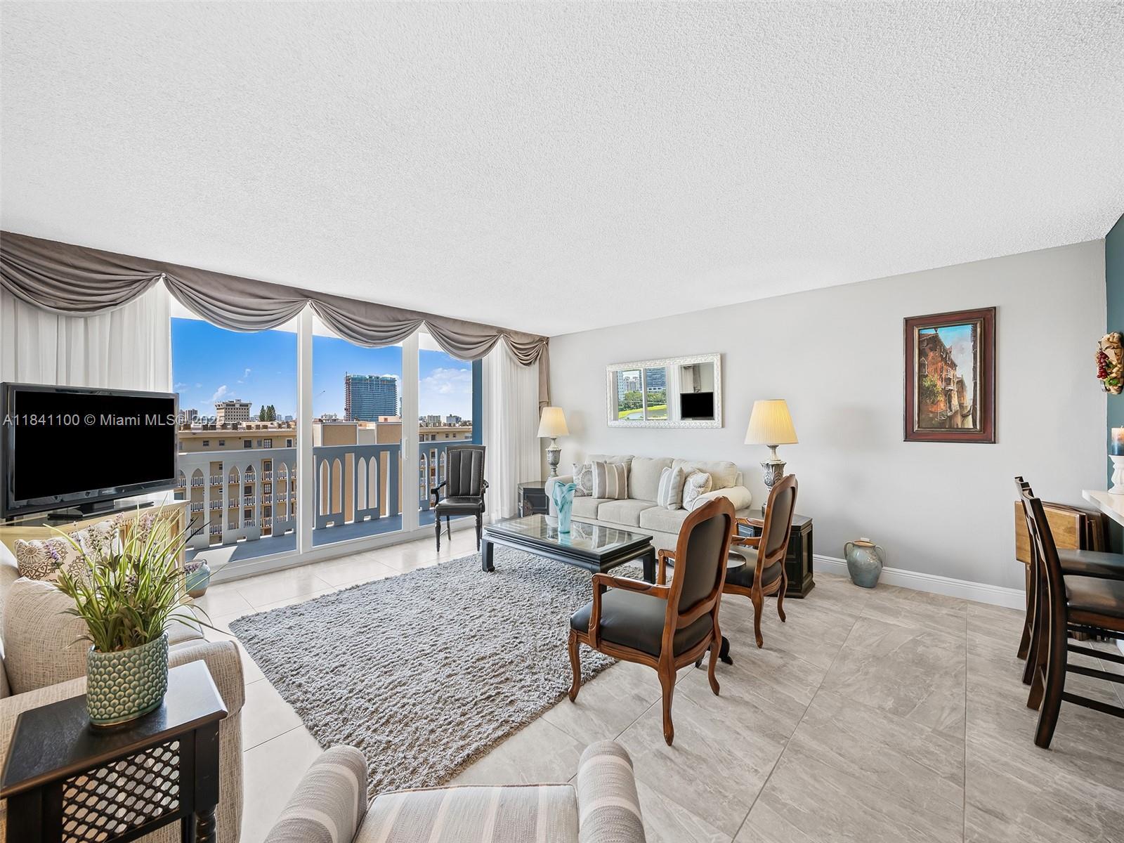 401 NE 14th Ave #808