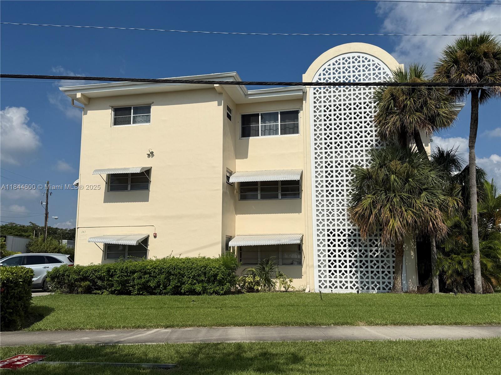 141 NE 10th Ave #17B