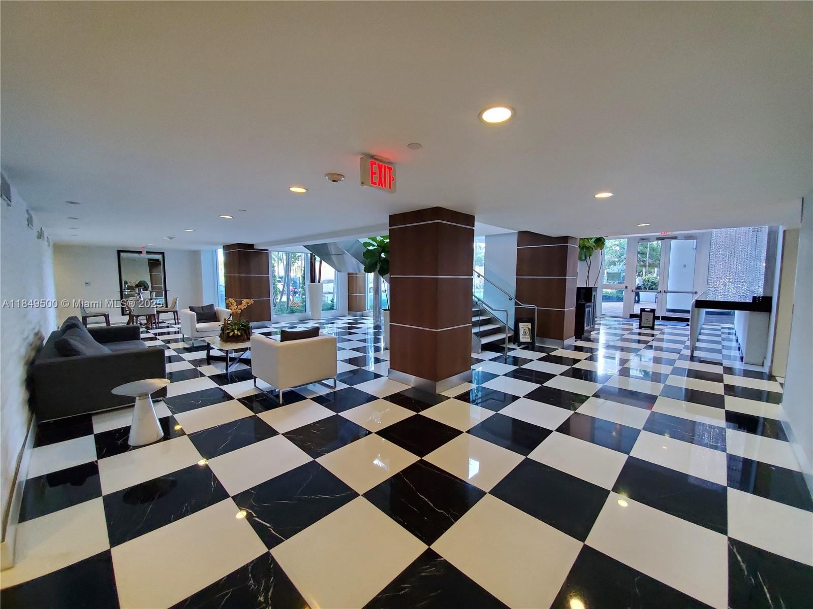 image 1800 Club Condo25
