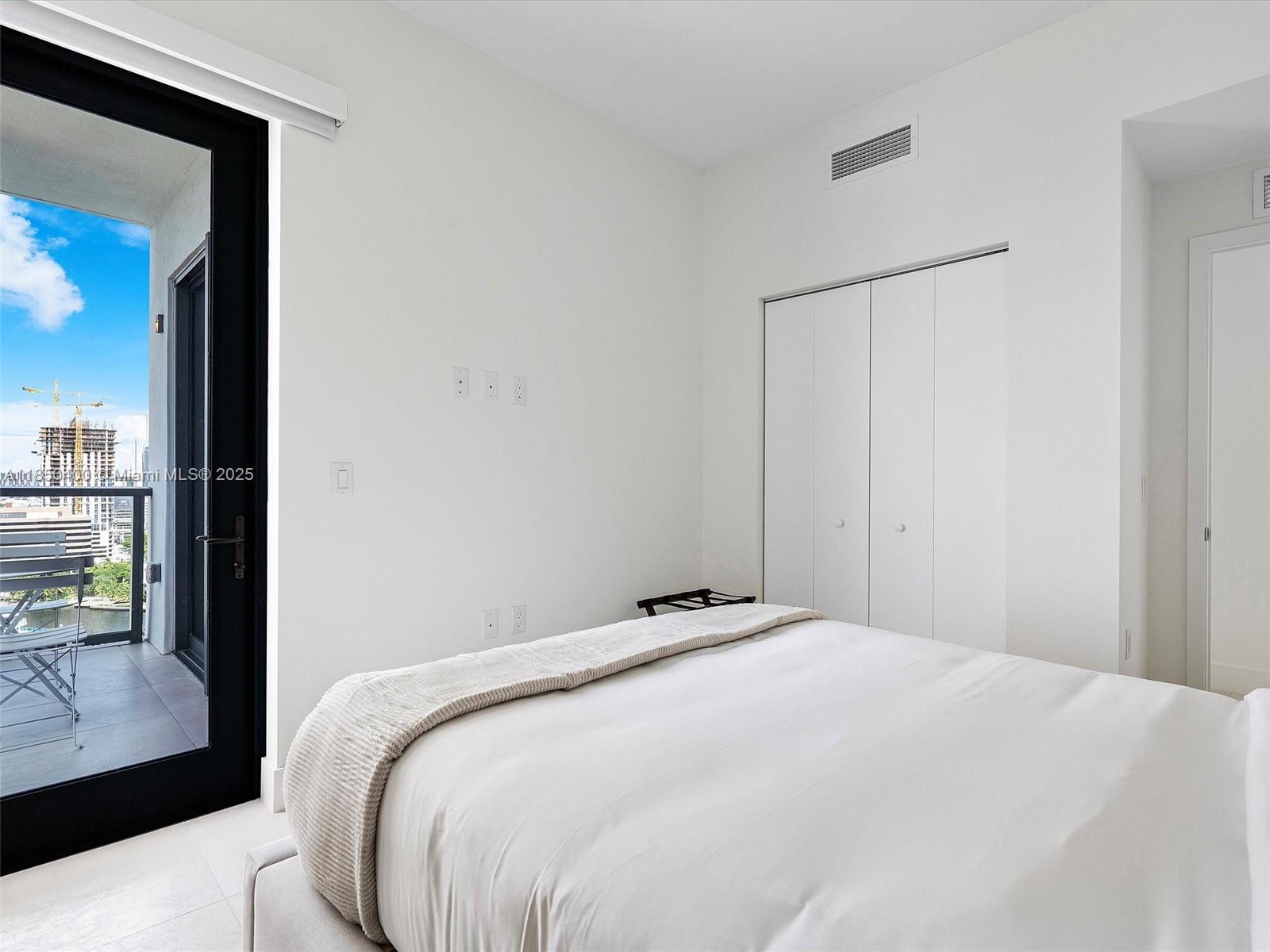 image Smart Brickell33