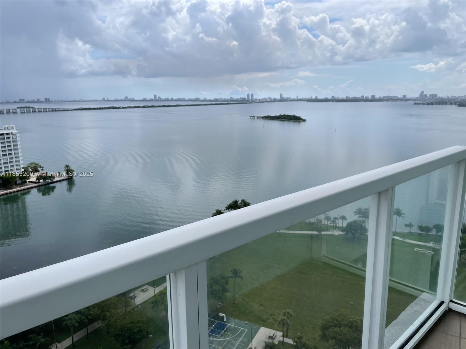 1900 N Bayshore Dr #2112