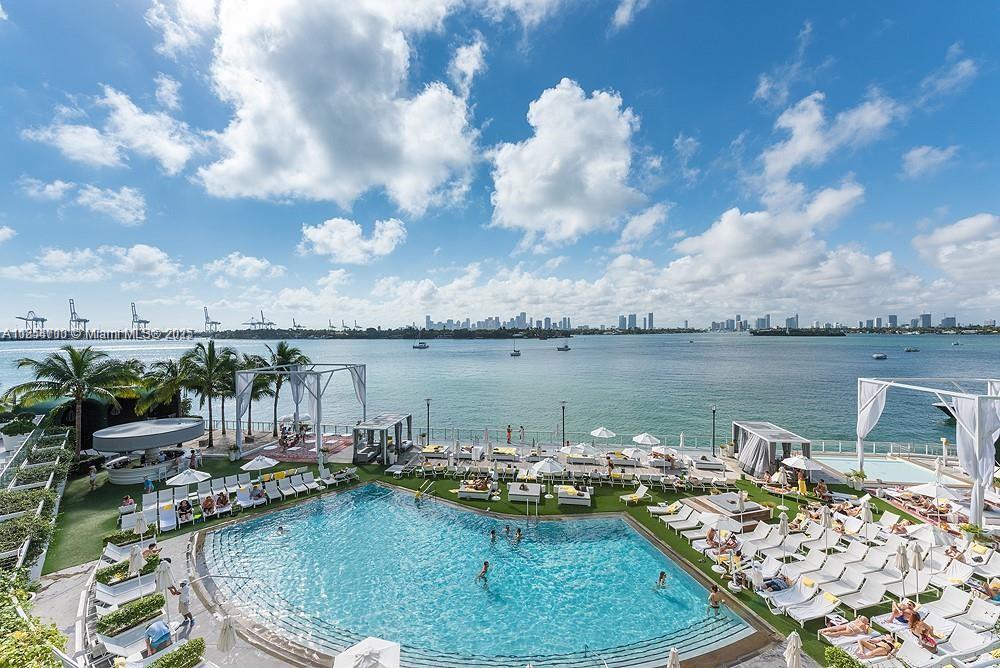 1100 West Ave #425