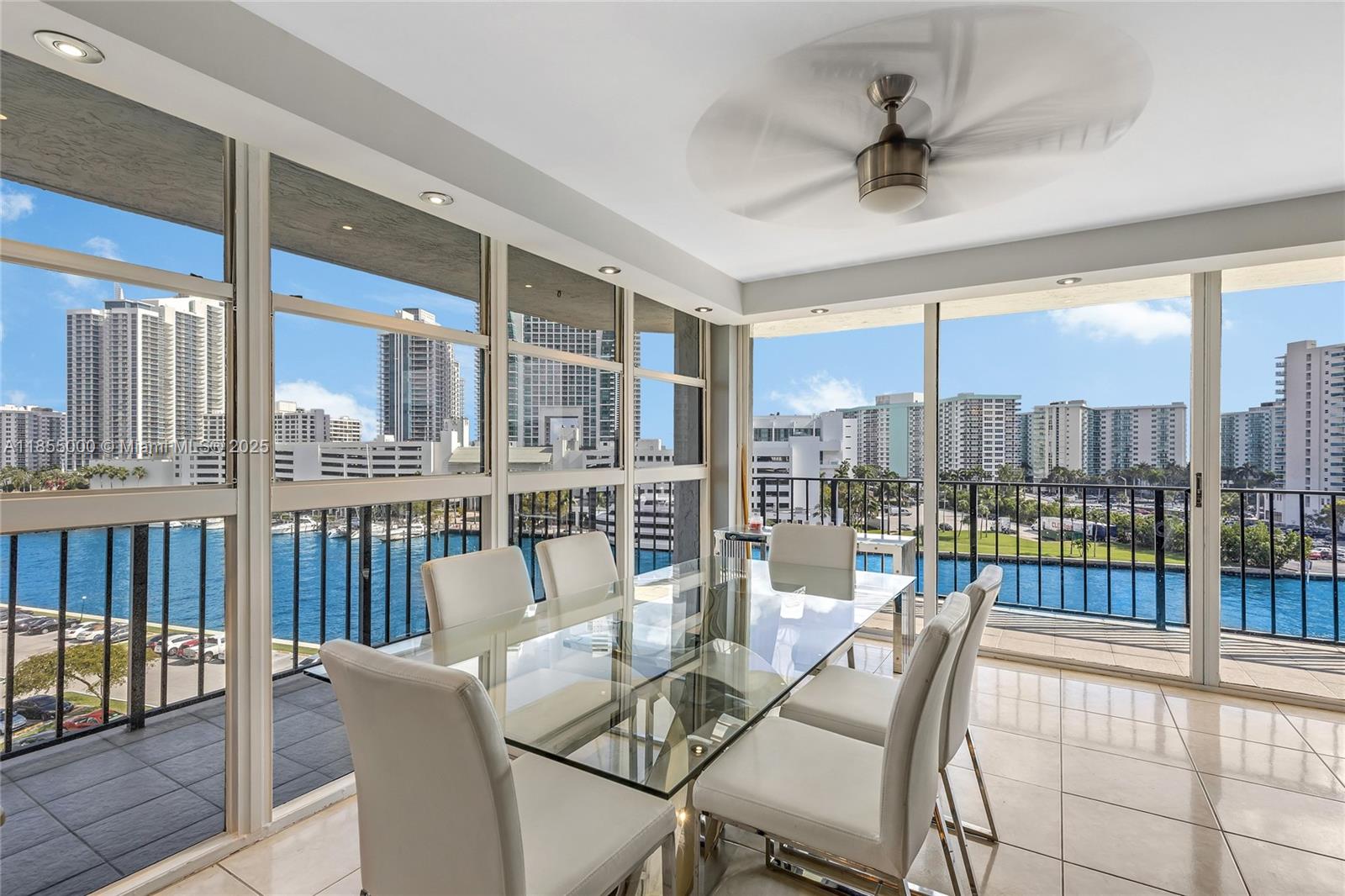 200 Leslie Dr #810