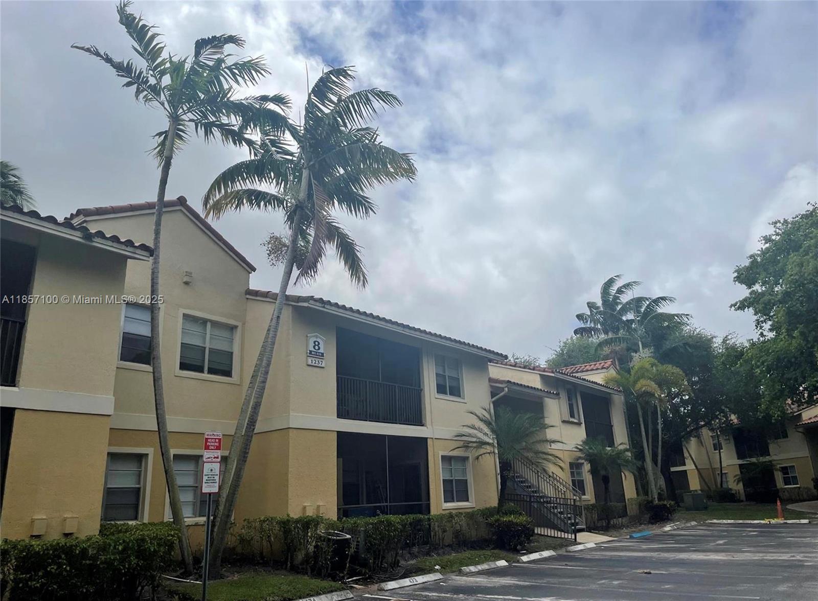 1237 SW 46th Ave #807