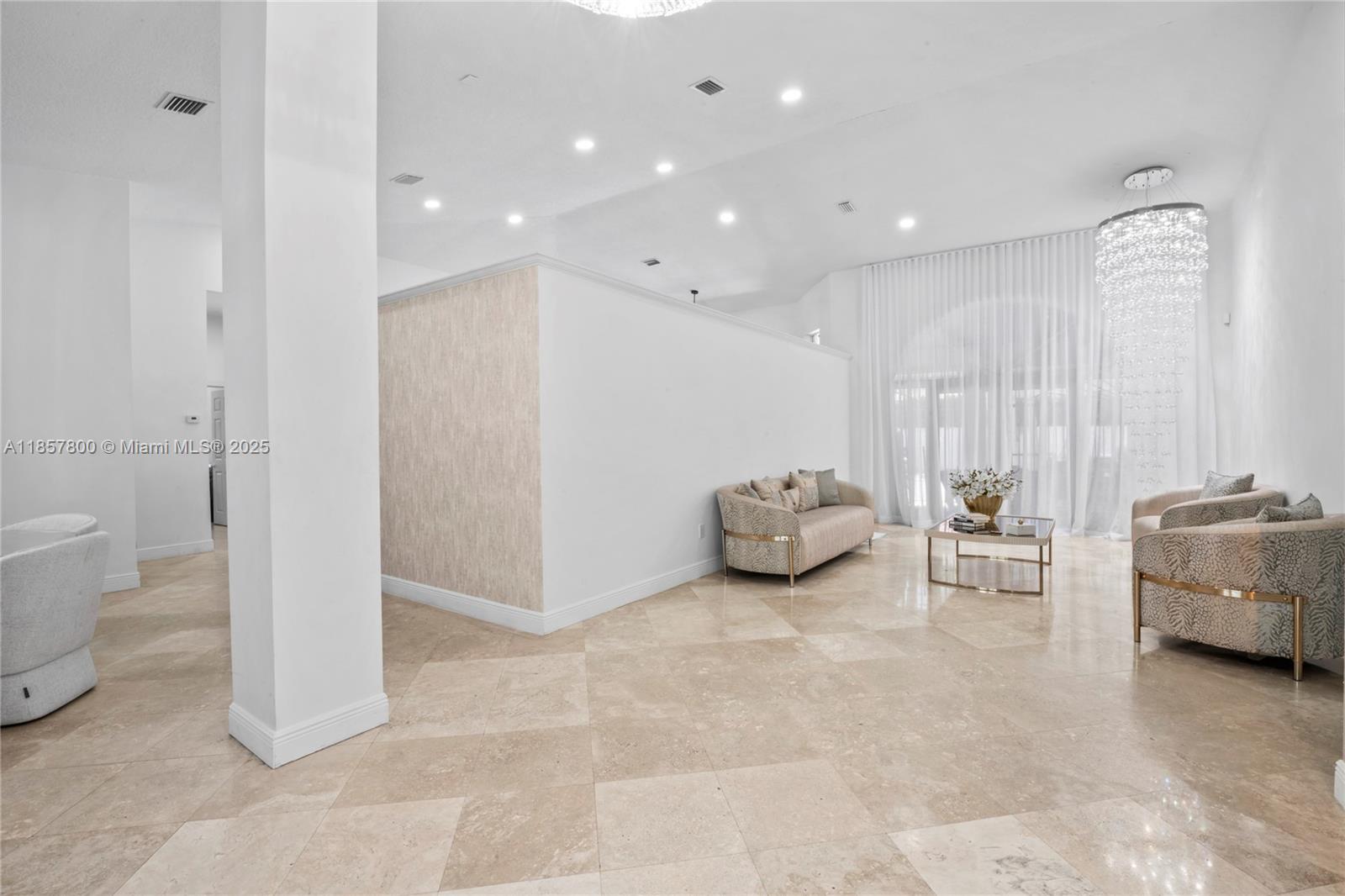 5750 SW 67th Ave Miami, FL 33143