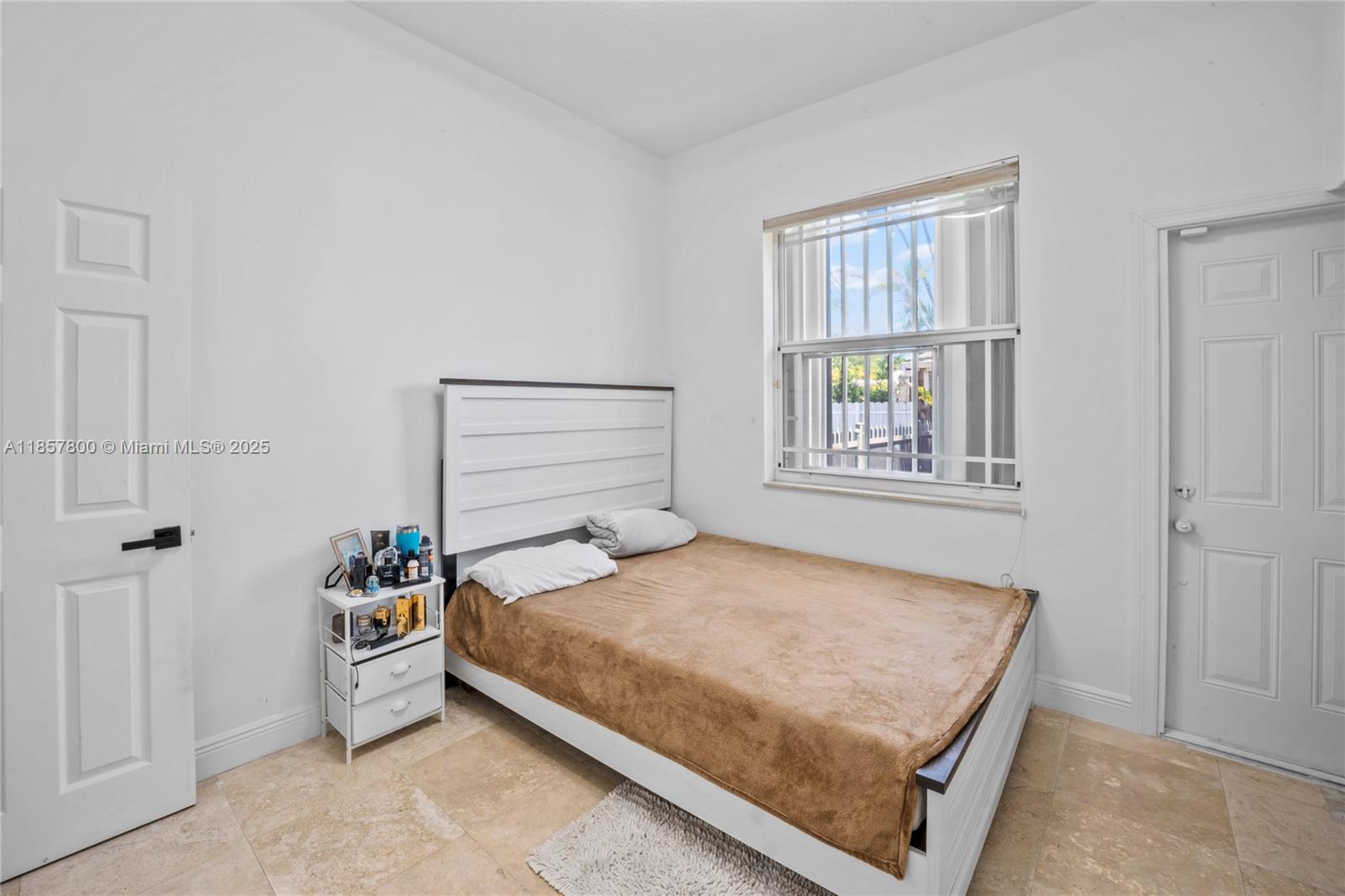 5750 SW 67th Ave Miami, FL 33143