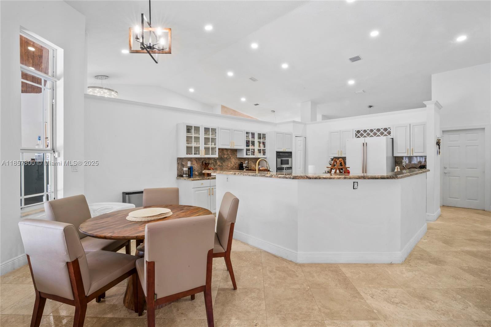 5750 SW 67th Ave Miami, FL 33143