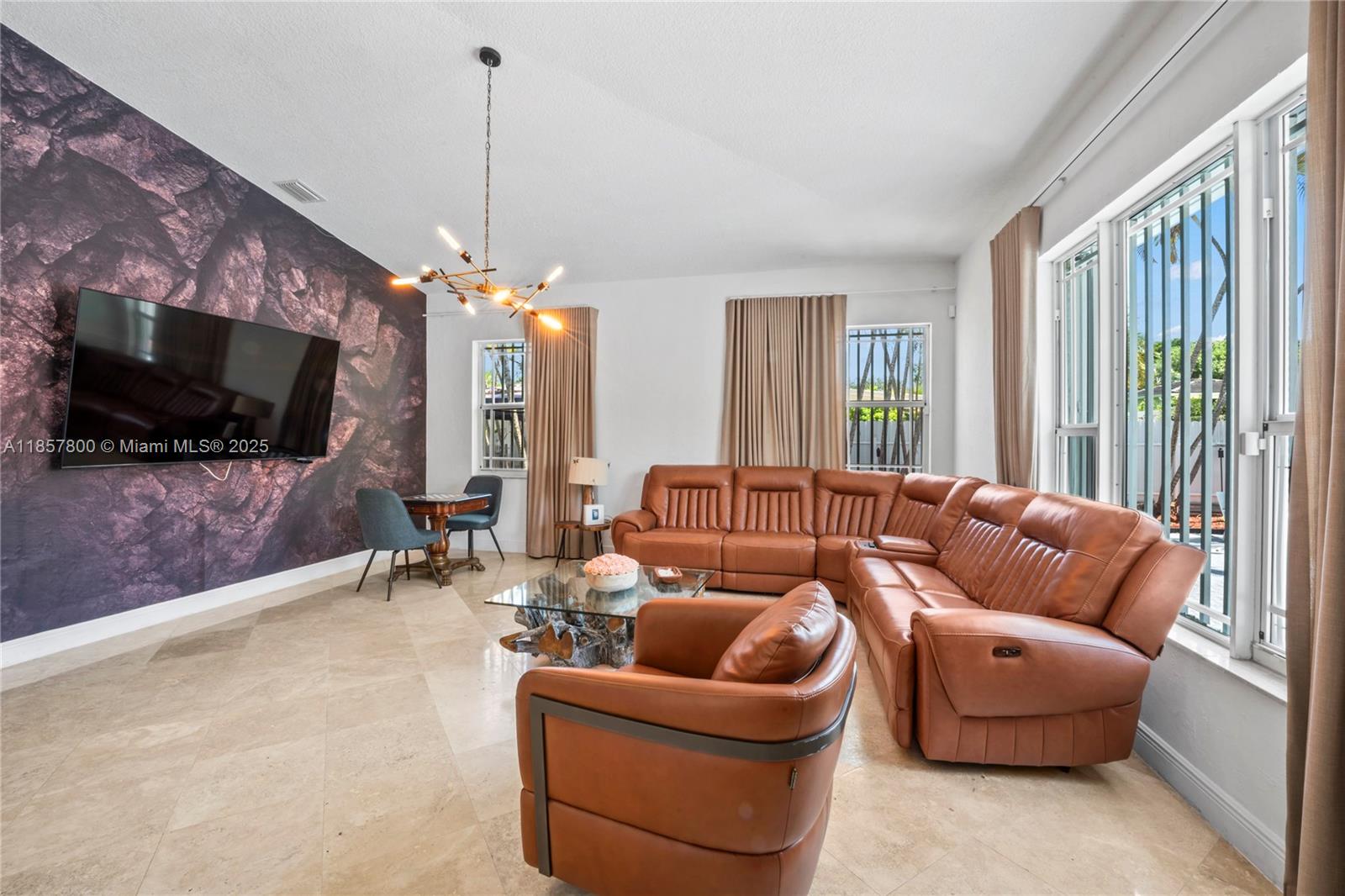 5750 SW 67th Ave Miami, FL 33143