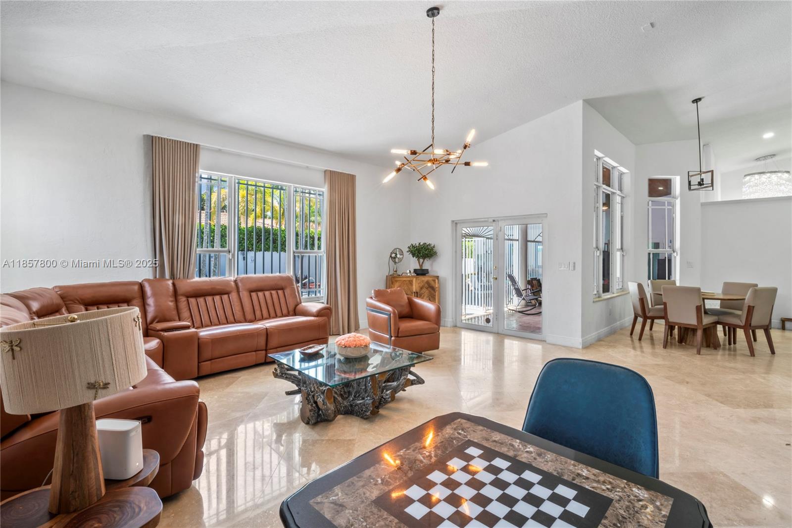 5750 SW 67th Ave Miami, FL 33143