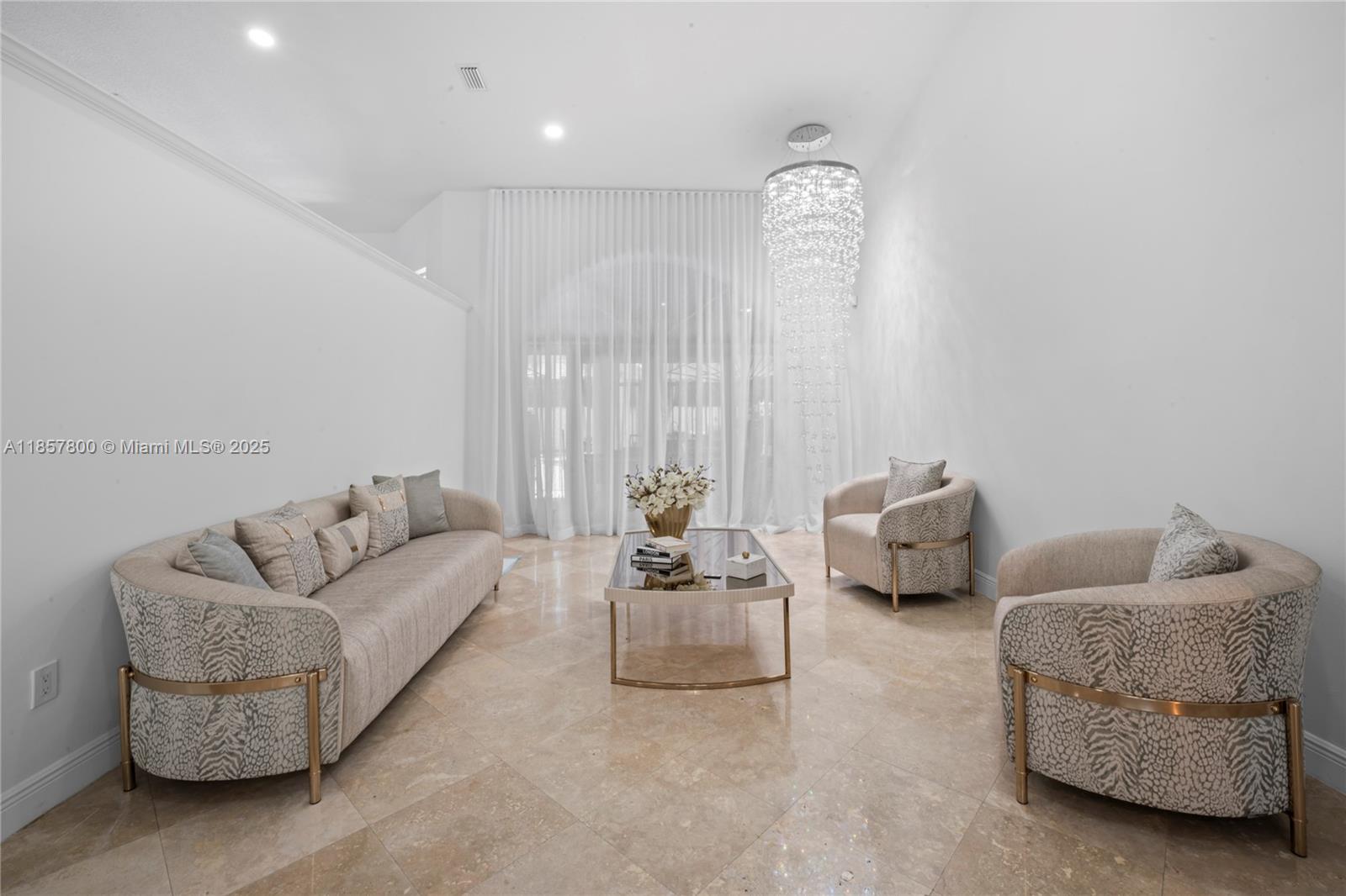 5750 SW 67th Ave Miami, FL 33143