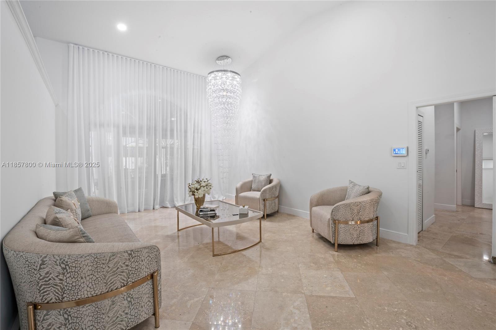 5750 SW 67th Ave Miami, FL 33143