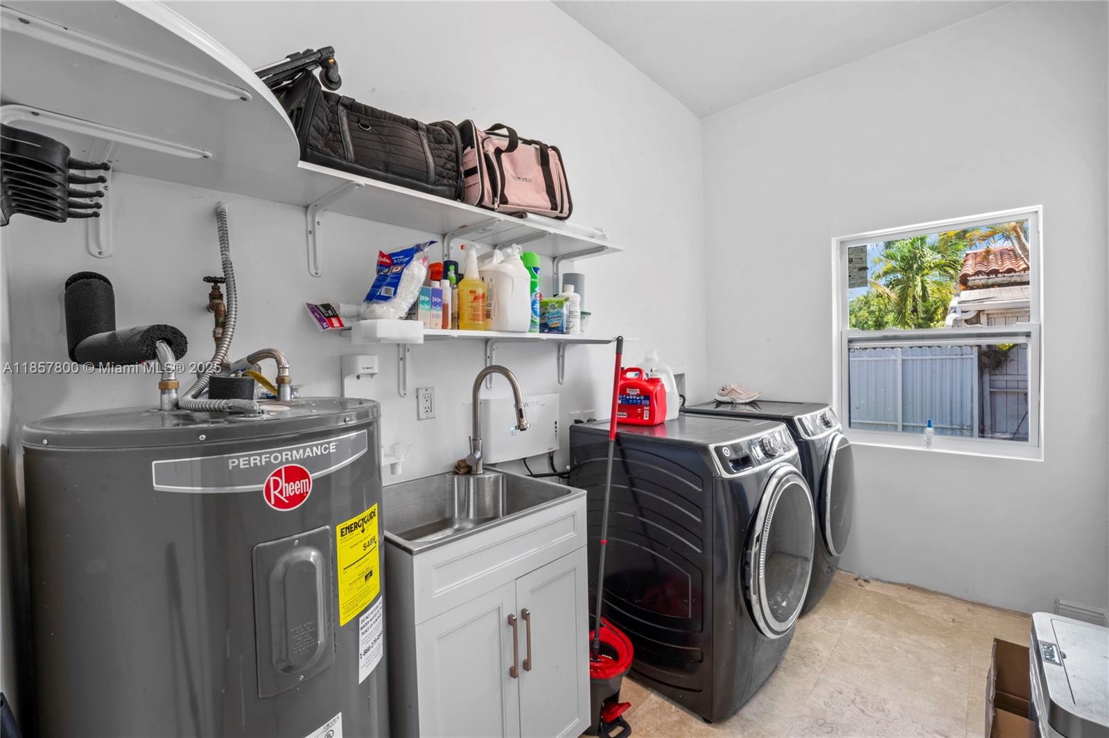 5750 SW 67th Ave Miami, FL 33143