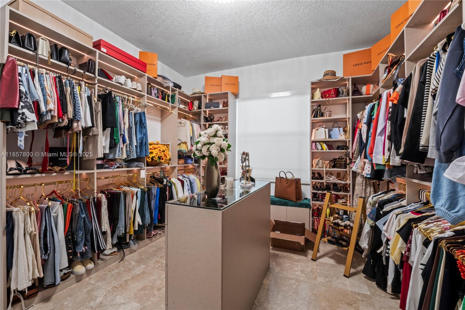 5750 SW 67th Ave Miami, FL 33143