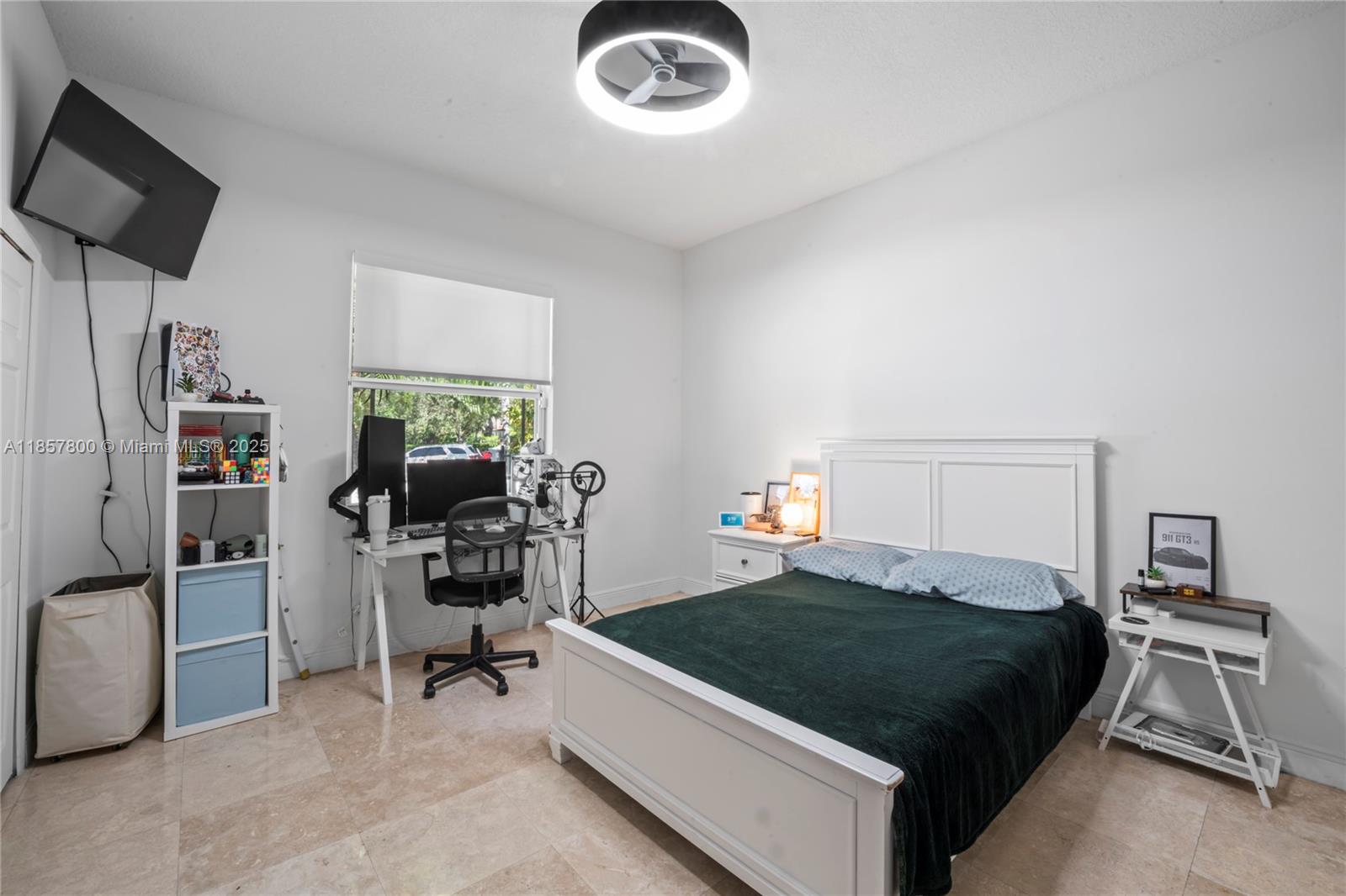 5750 SW 67th Ave Miami, FL 33143