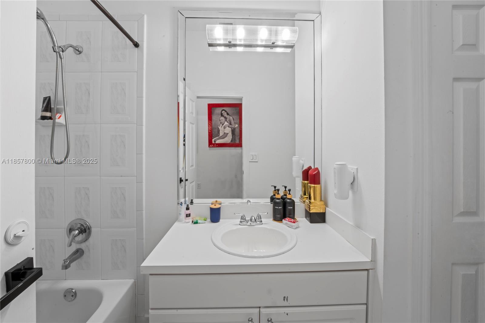 5750 SW 67th Ave Miami, FL 33143