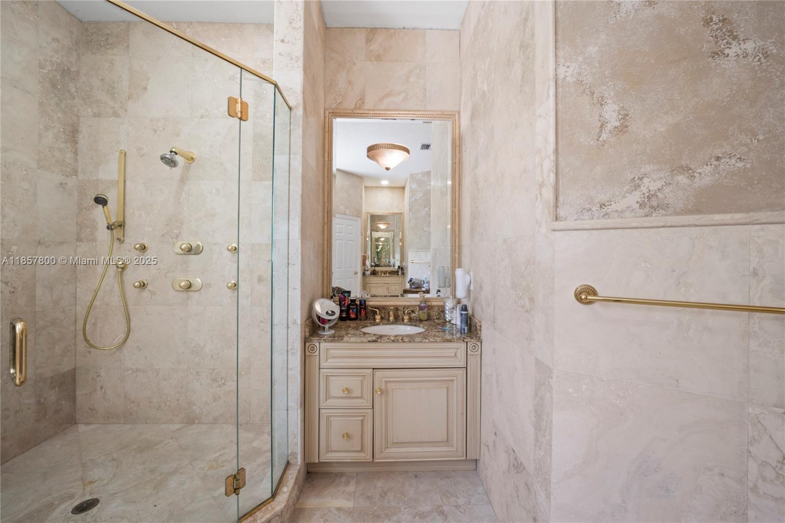 5750 SW 67th Ave Miami, FL 33143