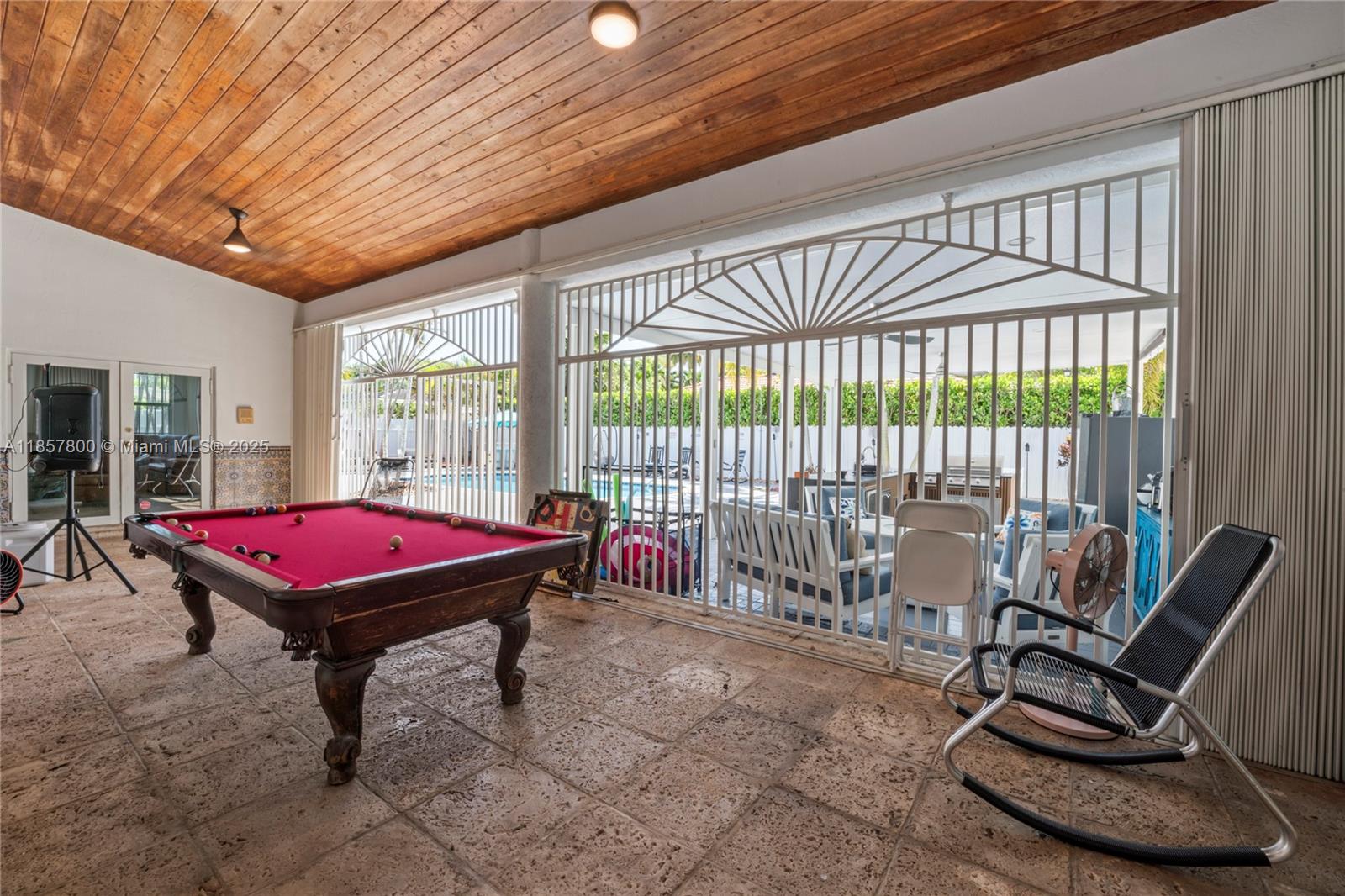 5750 SW 67th Ave Miami, FL 33143