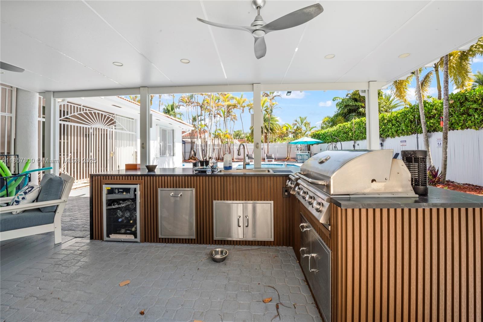 5750 SW 67th Ave Miami, FL 33143