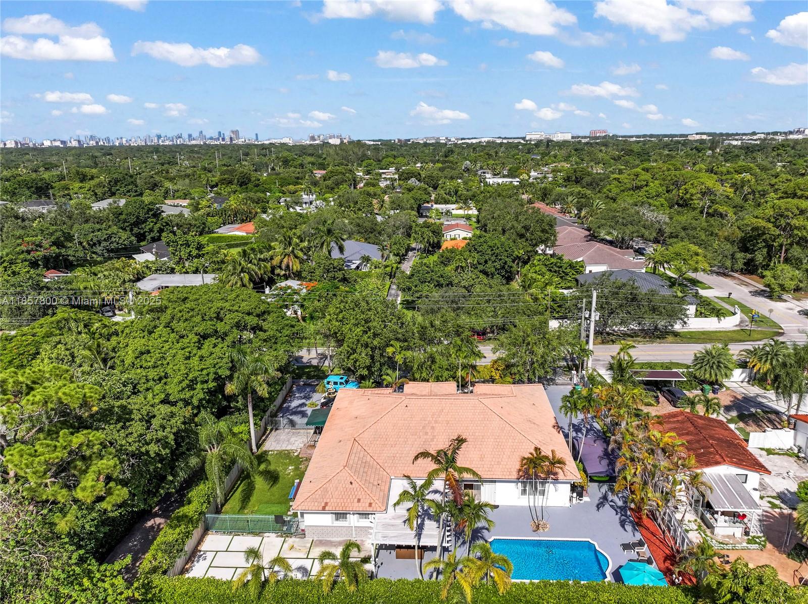 5750 SW 67th Ave Miami, FL 33143