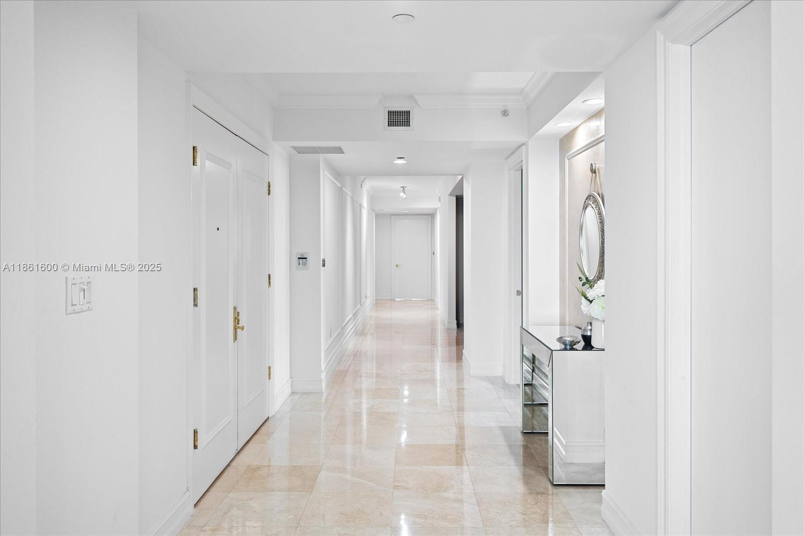 image Hamptons South Condo17