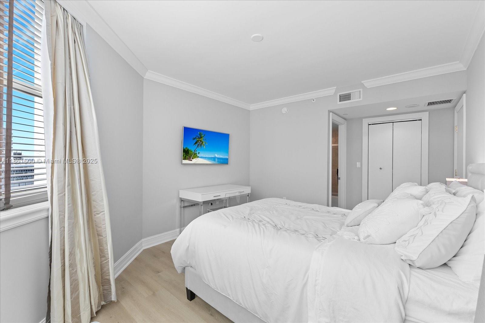 image Hamptons South Condo31