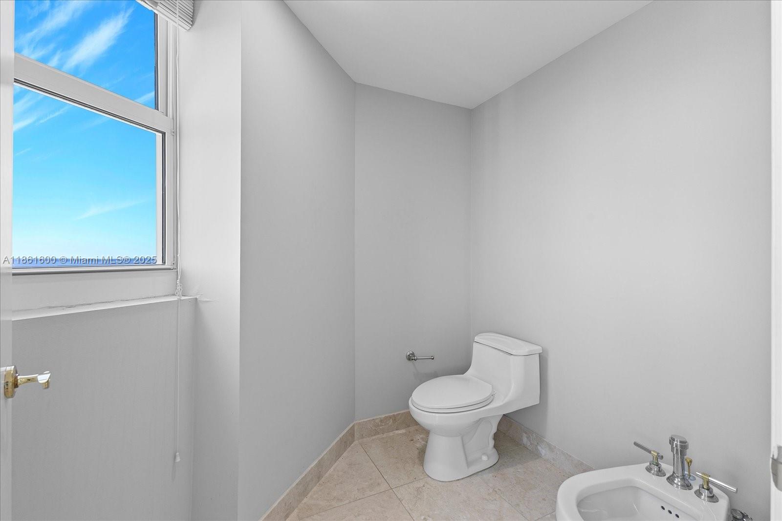 image Hamptons South Condo37
