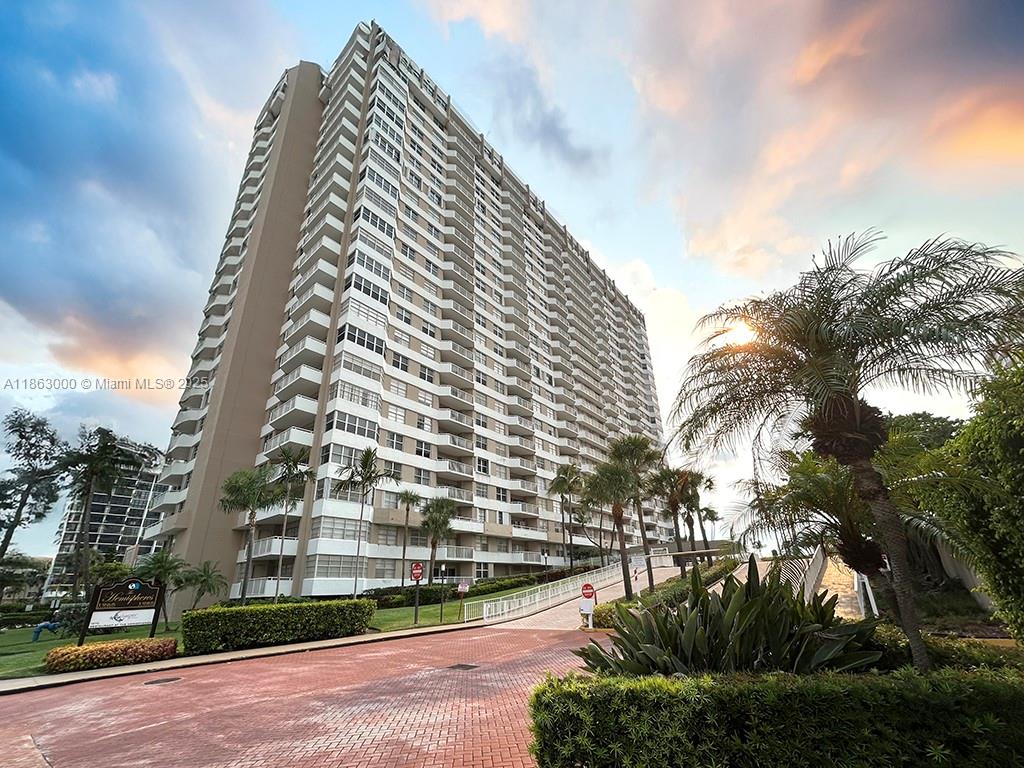 1985 S Ocean Dr #15G