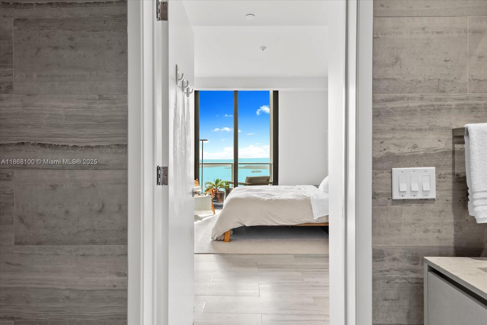 image 1010 Brickell Condo10