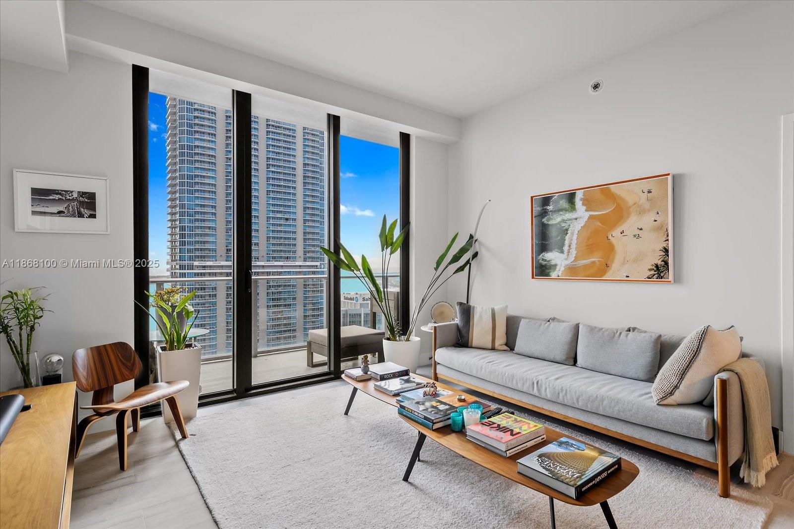 image 1010 Brickell Condo4