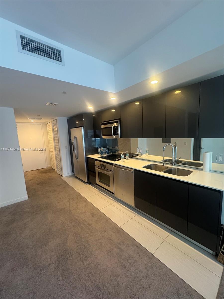31 SE 6th St #1103