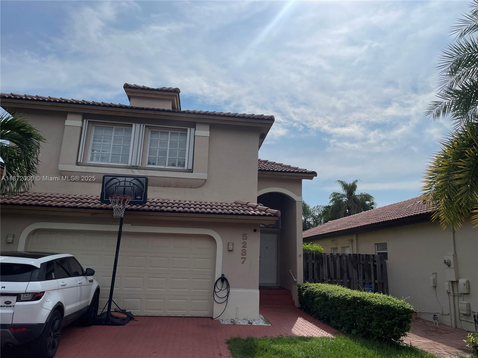 5237 NW 112th Pl
