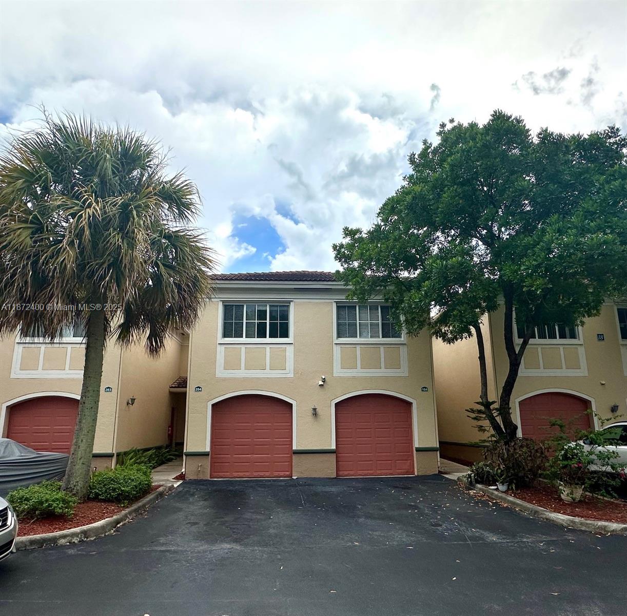 2424 Centergate Dr #204