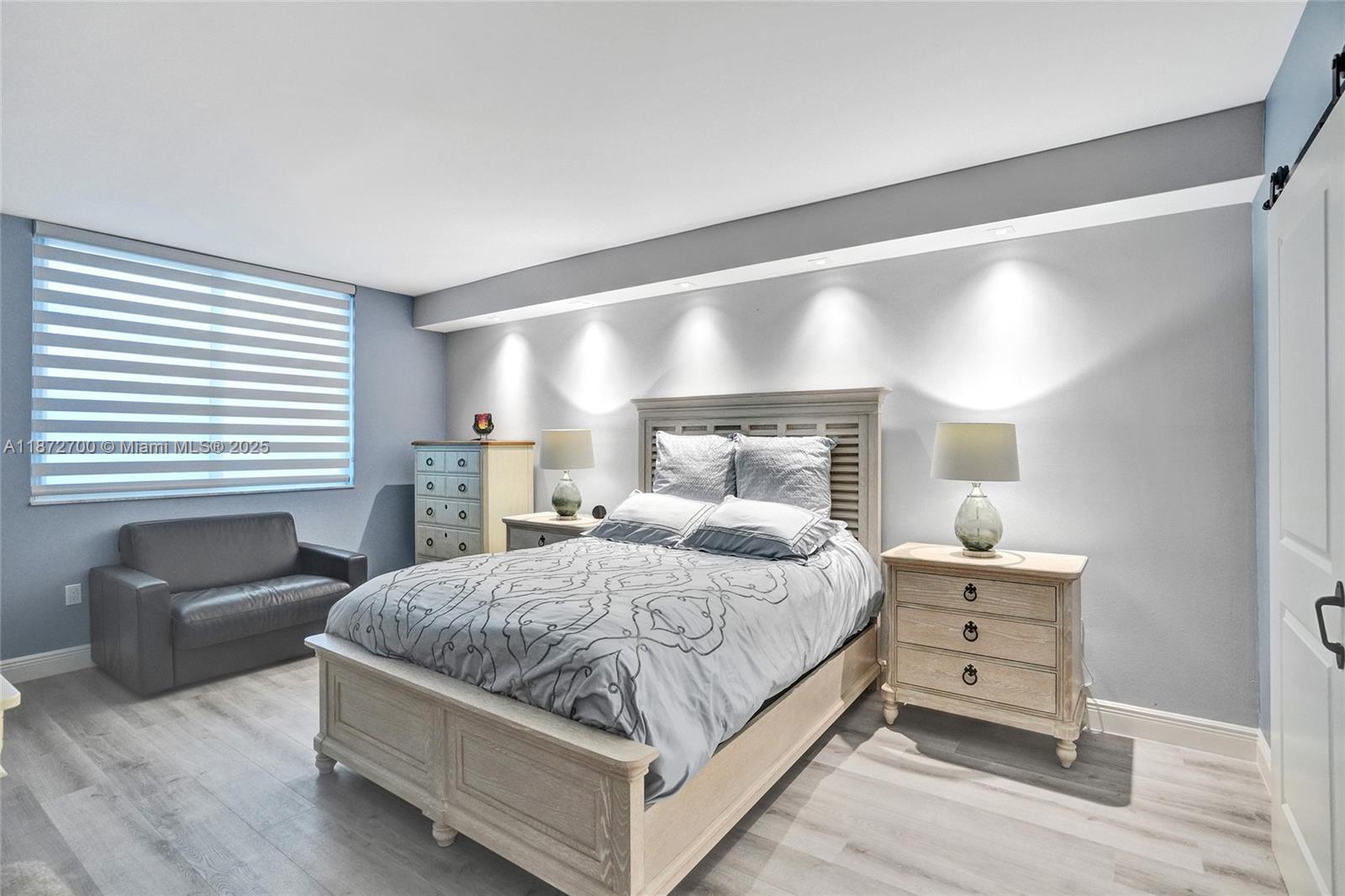 image Arlen House West9