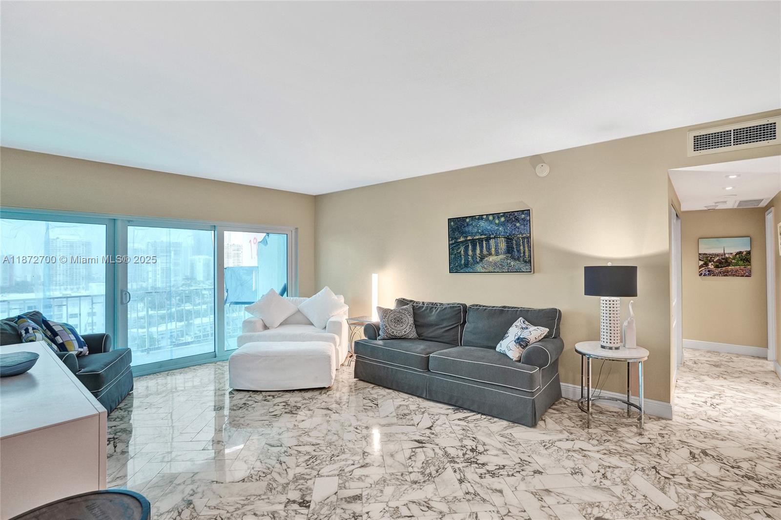 image Arlen House West15