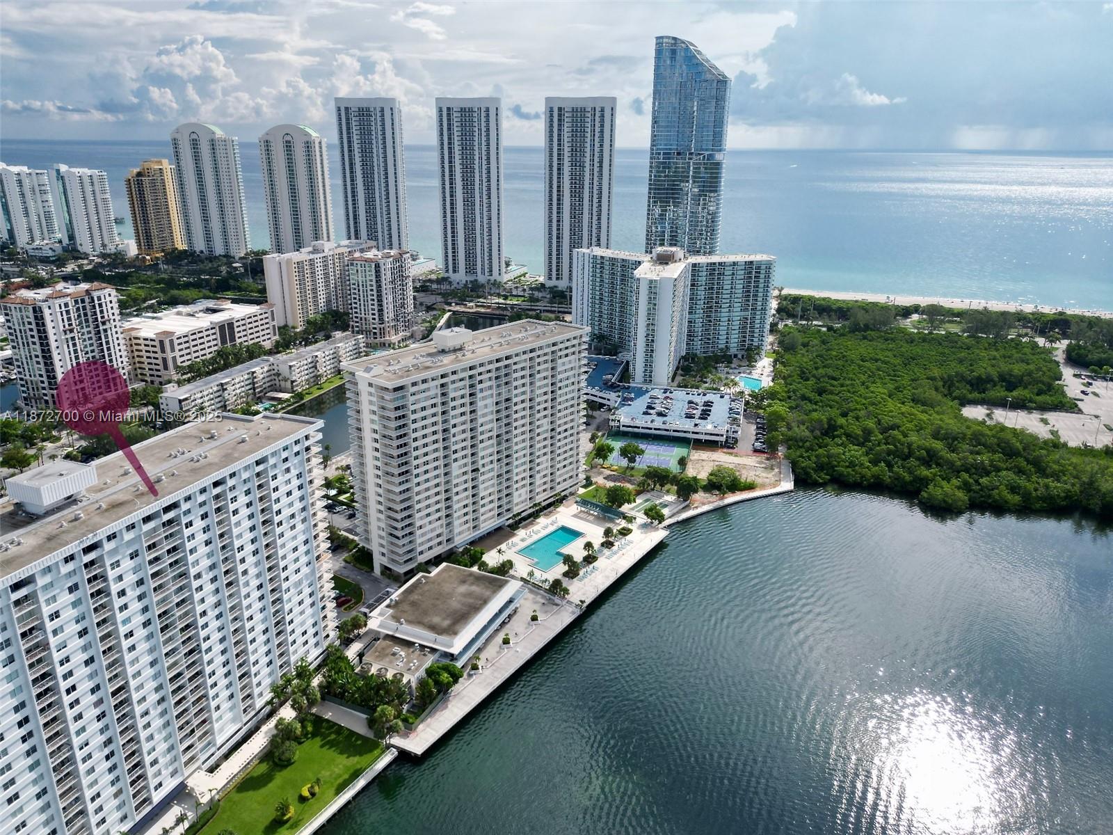 image Arlen House West23