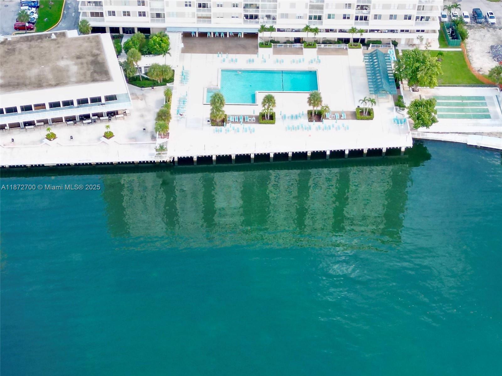 image Arlen House West28