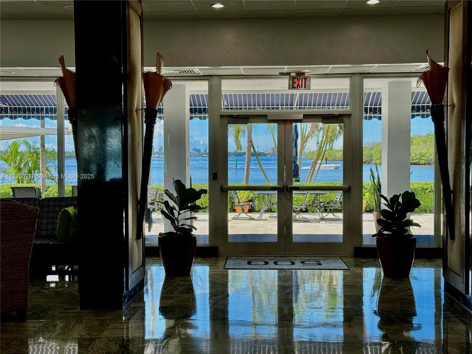 image Arlen House West37