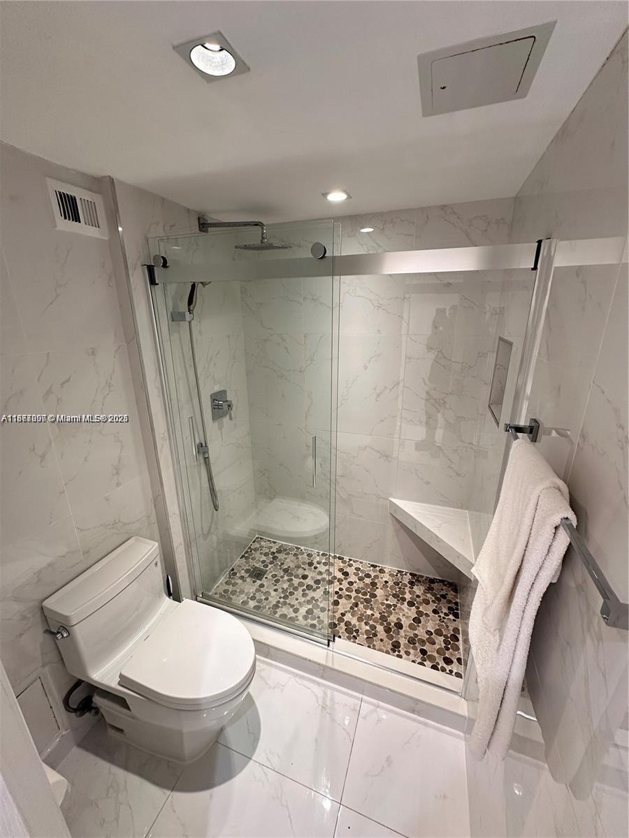 image Roney Palace Condo9