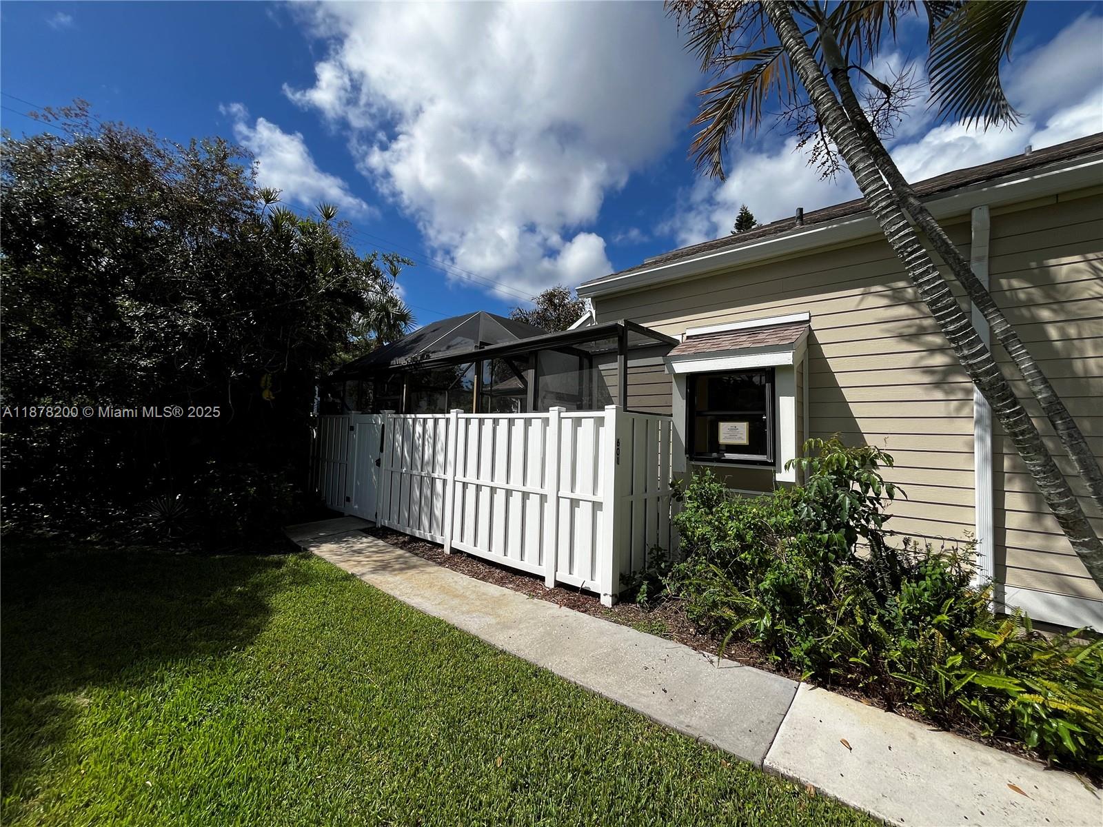 601 Summerwinds Ln Jupiter, FL 33458