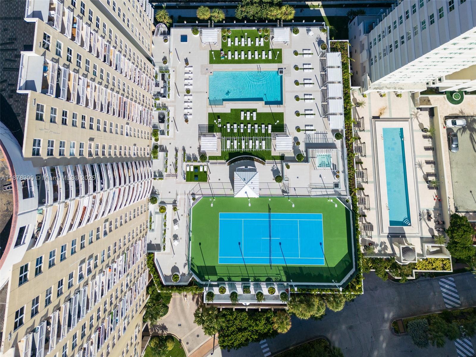 image Isola Condominium16