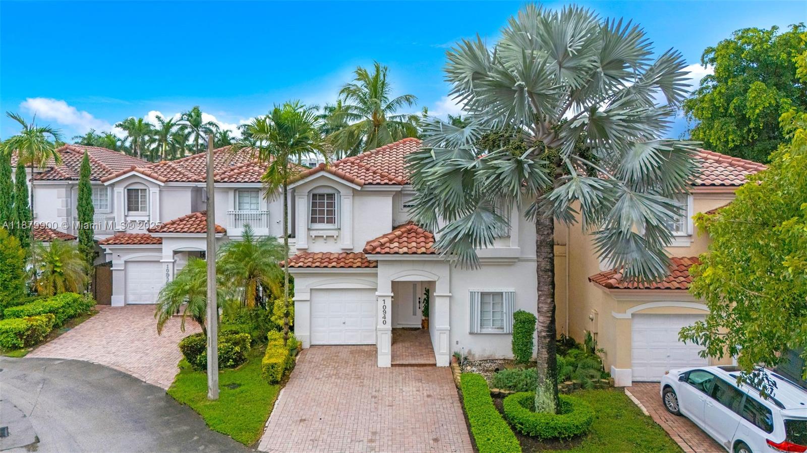 10940 NW 67th St