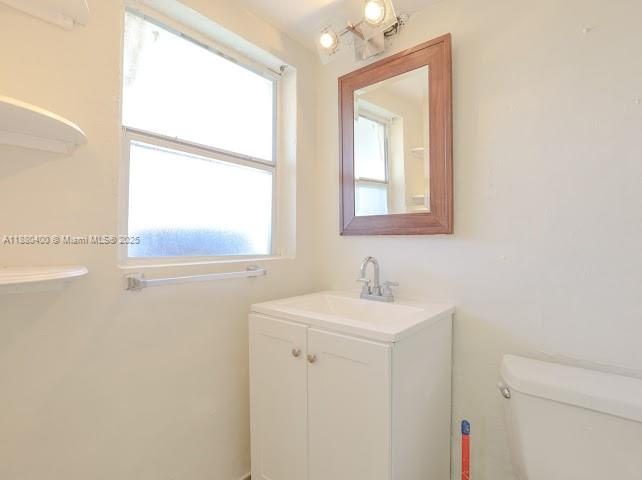 2250 NE 136th St